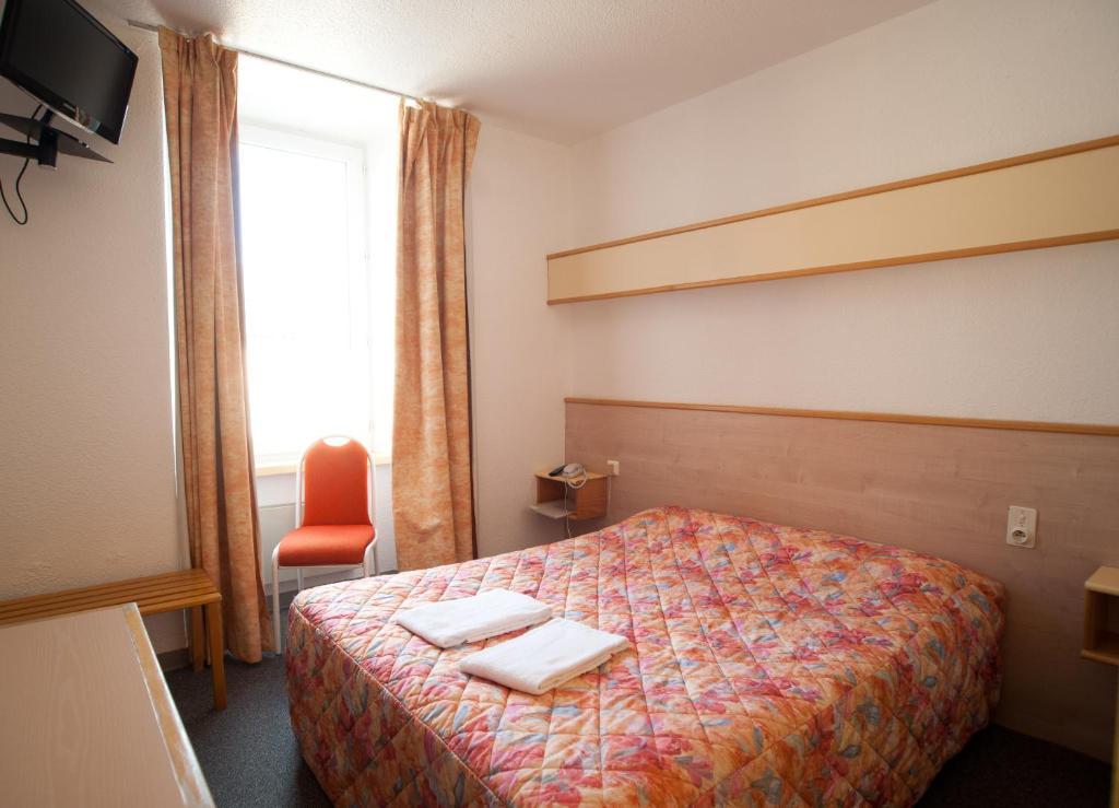 Citotel Hotel Le Commerce Severac-d'Aveyron Room photo